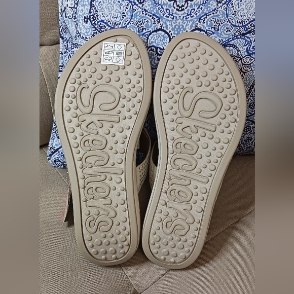 Skechers Relaxed Fit sandals natural NWT - Picture 7 of 12